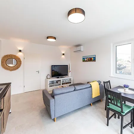 Apartmán In Kastel Novi With Wifi *