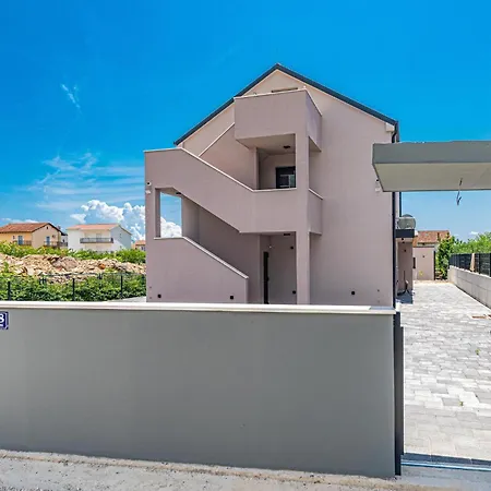 Apartmán In Kastel Novi With Wifi