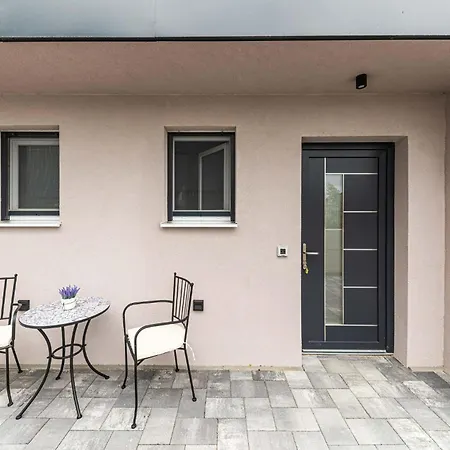 Apartmán In Kastel Novi With Wifi Kaštela
