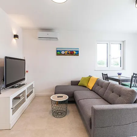 In Kastel Novi With Wifi Apartmán Kaštela