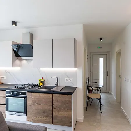 Lovely In Kastel Novi With Wifi Apartamento Kaštela